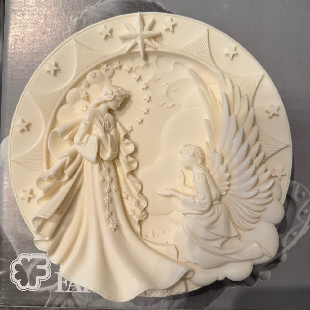 The Annunciation Christmas Plate
Designed/Morcaldo
Sculpted/Lucchesi by Faro